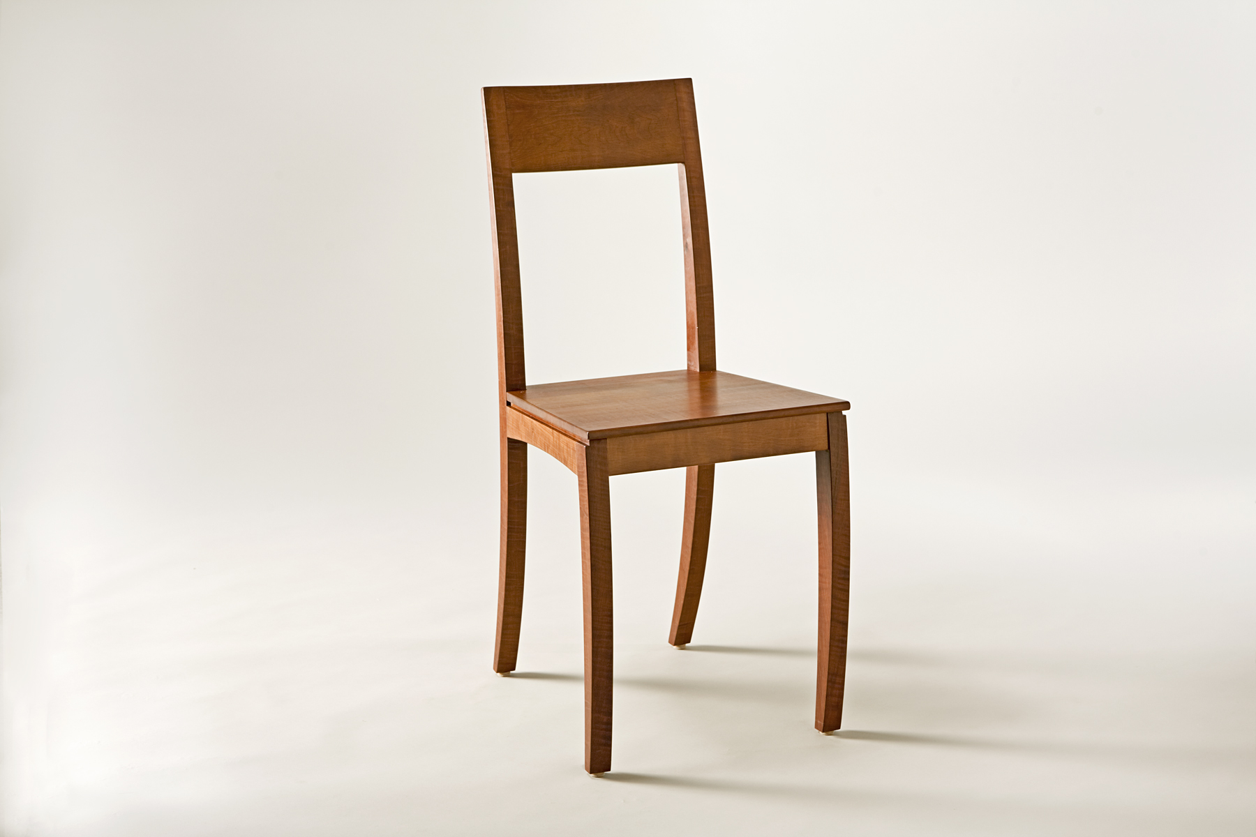 Stuhl aus massivem Holz